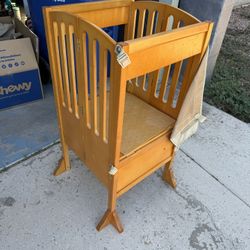 Guide Craft Toddler Kitchen Stand