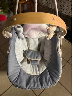 Excellent condition Ingenuity baby swing with wooden toy bar