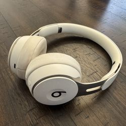 Beats Solo Pro Ivory