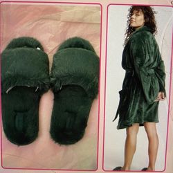 Victoria Secret New Robe And Sleepers 