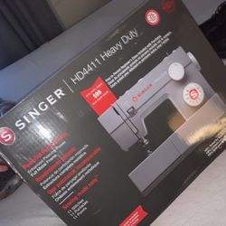 Singer HD4411 Heavy Duty Sewing Machine 