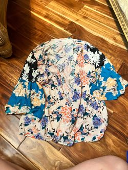 Women’s Shyanne floral boho kimono duster cardigan. Size xl