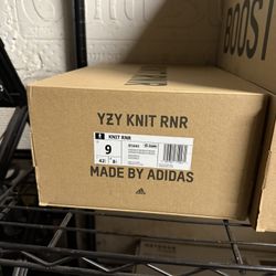 Yeezy Knit Runner Size 9 Fade Onyx