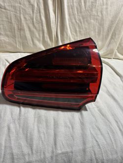 Porsche Cayenne 958 Right Side Taillight Housing