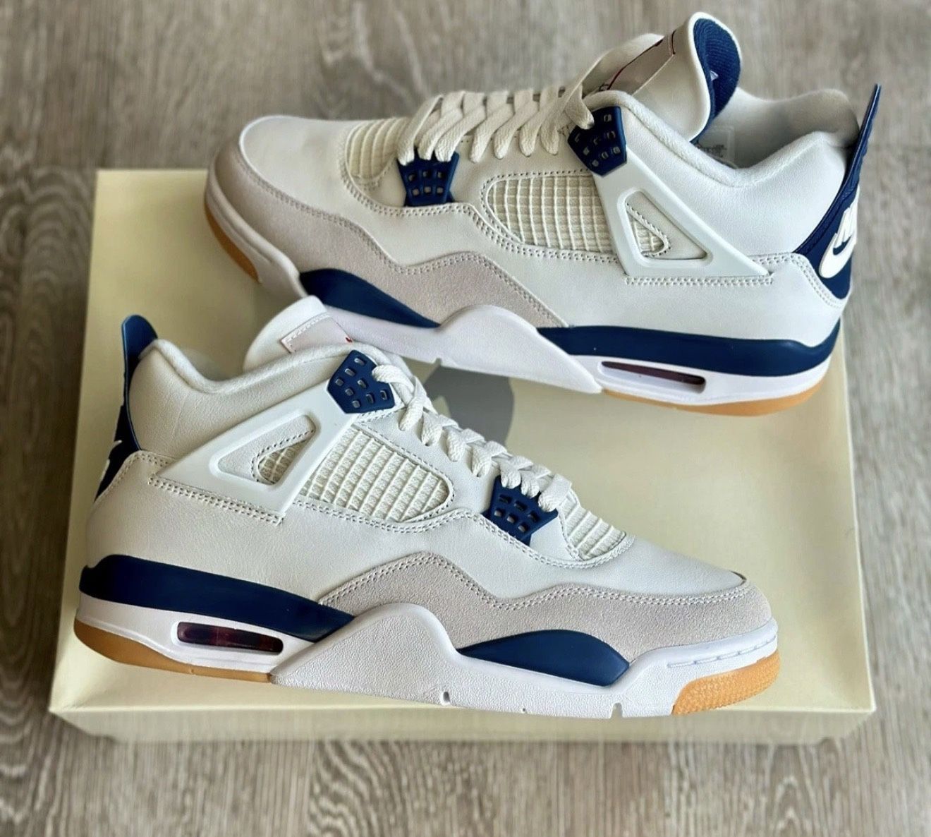 Nike SB x Air Jordan 4 Retro Navy Size 9.5 New