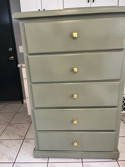 Dresser