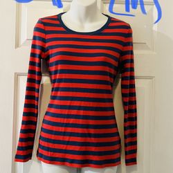 Very beautiful women shirt size (M) only $5