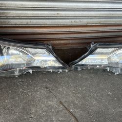 2017 Toyota Rav4 Headlight Assembly 