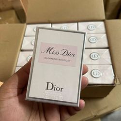 Perfumes importados (Versace, Dior, Chanel) Fragancias originales para hombre y mujer