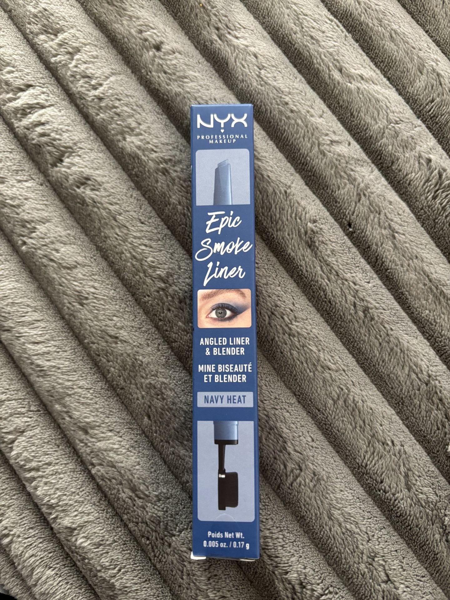 NEW NYX PROFESSIONAL EPIC SMOKE LINER ANGLED LINER & BLENDER IN NAVY HEAT $6!