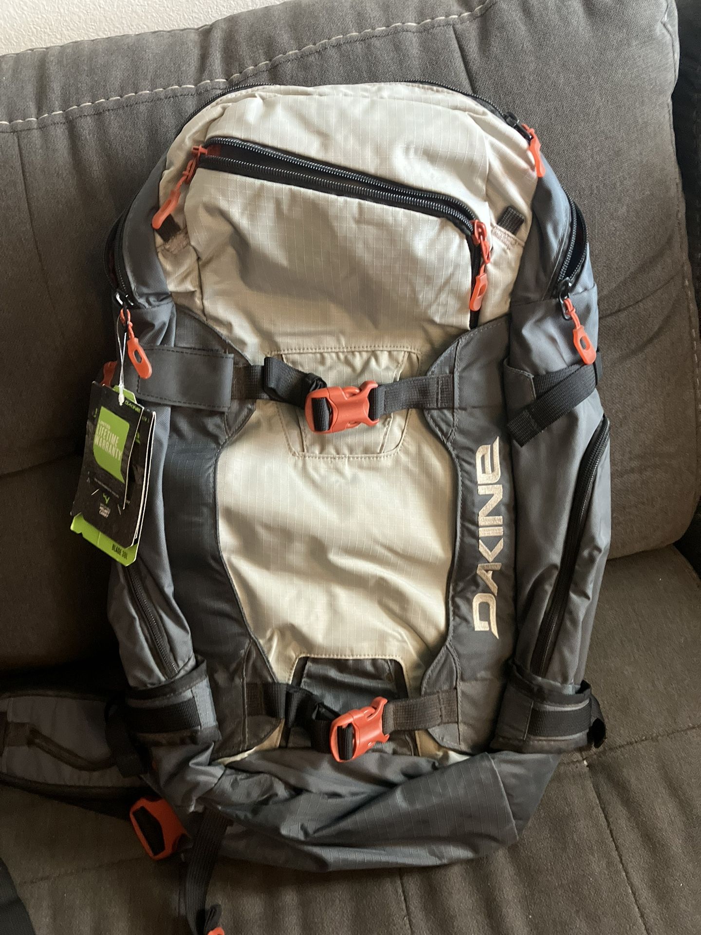 Dakine Ski/ Snowboard Backpack 38L