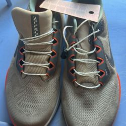 Running shoes