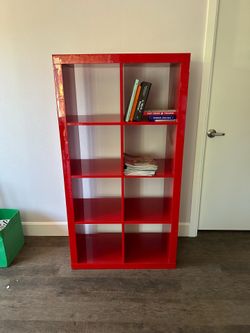 Storage area/bookshelf