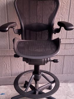 Herman Miller Aeron Chair Stool Size B