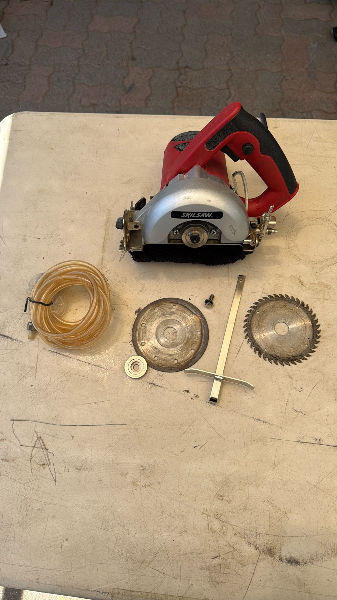 Skil Saw Cuts, Wet For Tile And Dry Wood