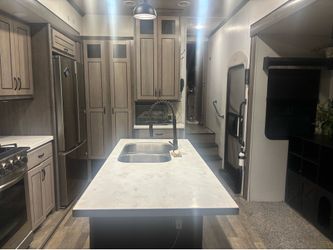 Forest river cedar creek 311rl 5th wheel