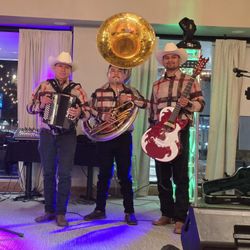Grupo Con Tuba 