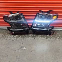 LED DRL and spotlight  halogen headlights for Chevy Tahoe Suburban 2015_2020