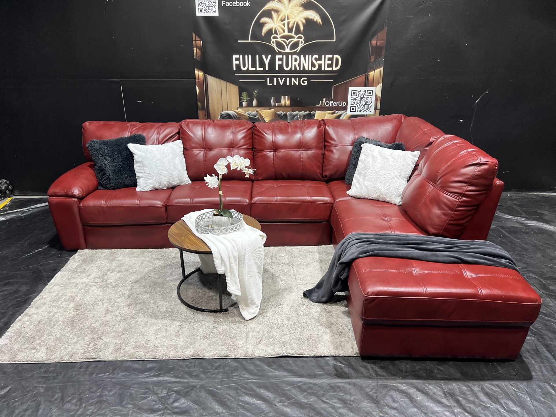 Sectional/couch/sofa, Red,Leather,measures,124x90, Delivery Available 
