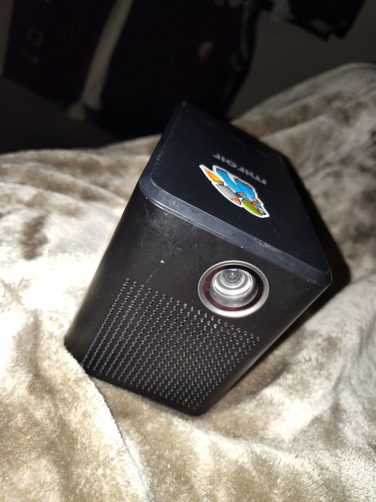 BrandMiroir 1080p Projector - Resolution 1280x720p