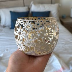 Candle holder