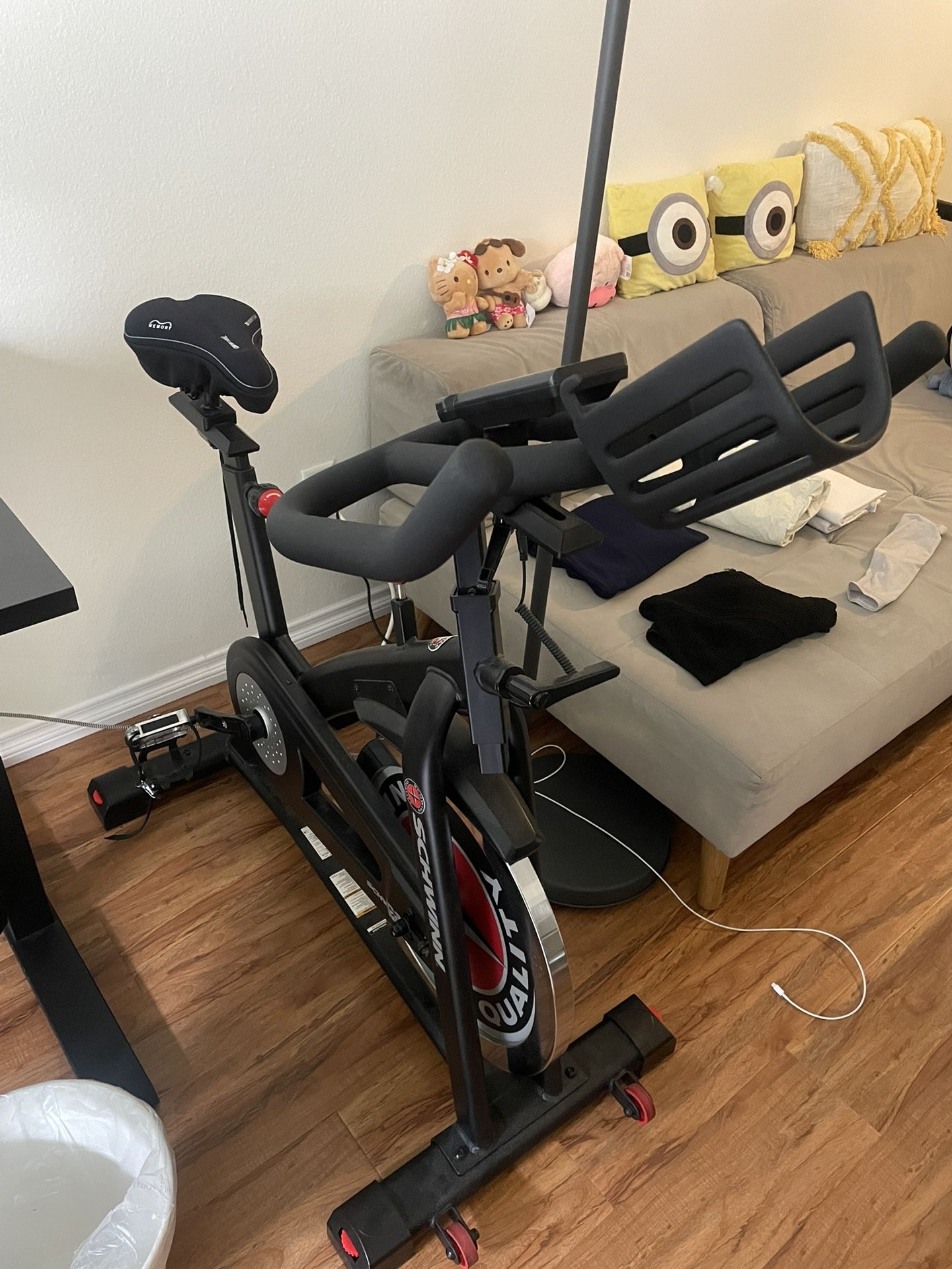 (Including Seat Cushion)Schwinn IC3 Indoor Cycling Exercise Bike - Black