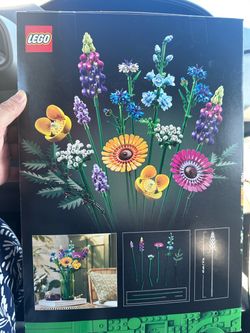 The LEGO Icons Wildflower Bouquet