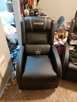 2 S-Racer reclining massage chairs