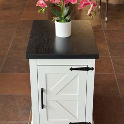 🔥Special Discount🔥Modern Stylish 15.75 Inch Nightstand with Barn Door and Adjustable Storage Shelf (White)  💰80$