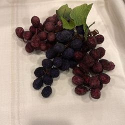 Grapes On A Vine- Decor