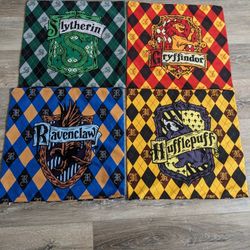 Harry Potter Pillow Cases Square 17.5x17.5 Gryffindor Slytherin Ravenclaw Hufflepuff 