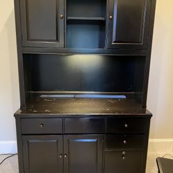Desk With Hutch 