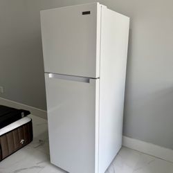 Refrigerator For Sale