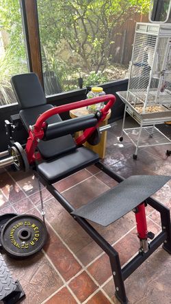 Glute machine