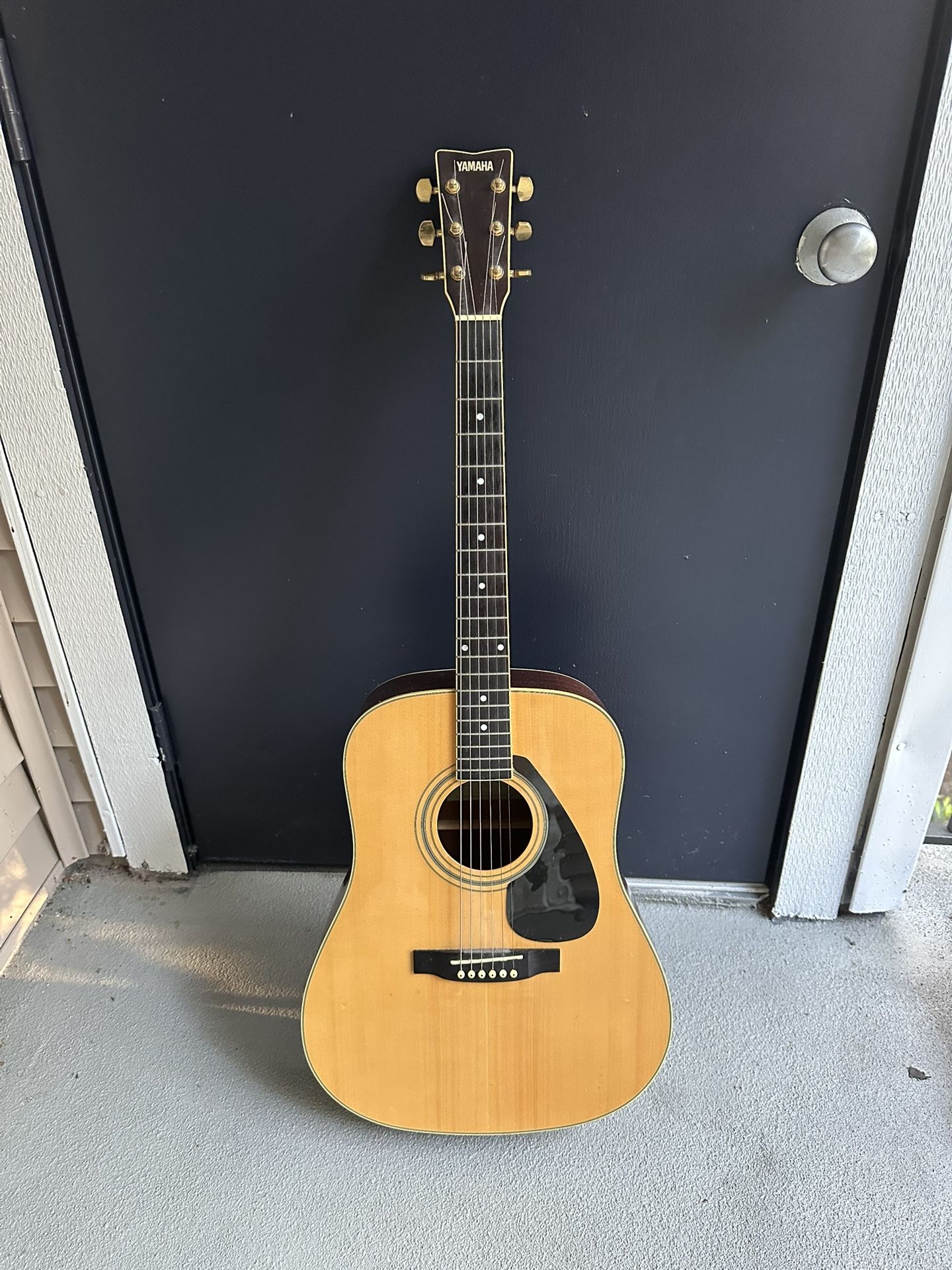 yamaha acoustic guitar