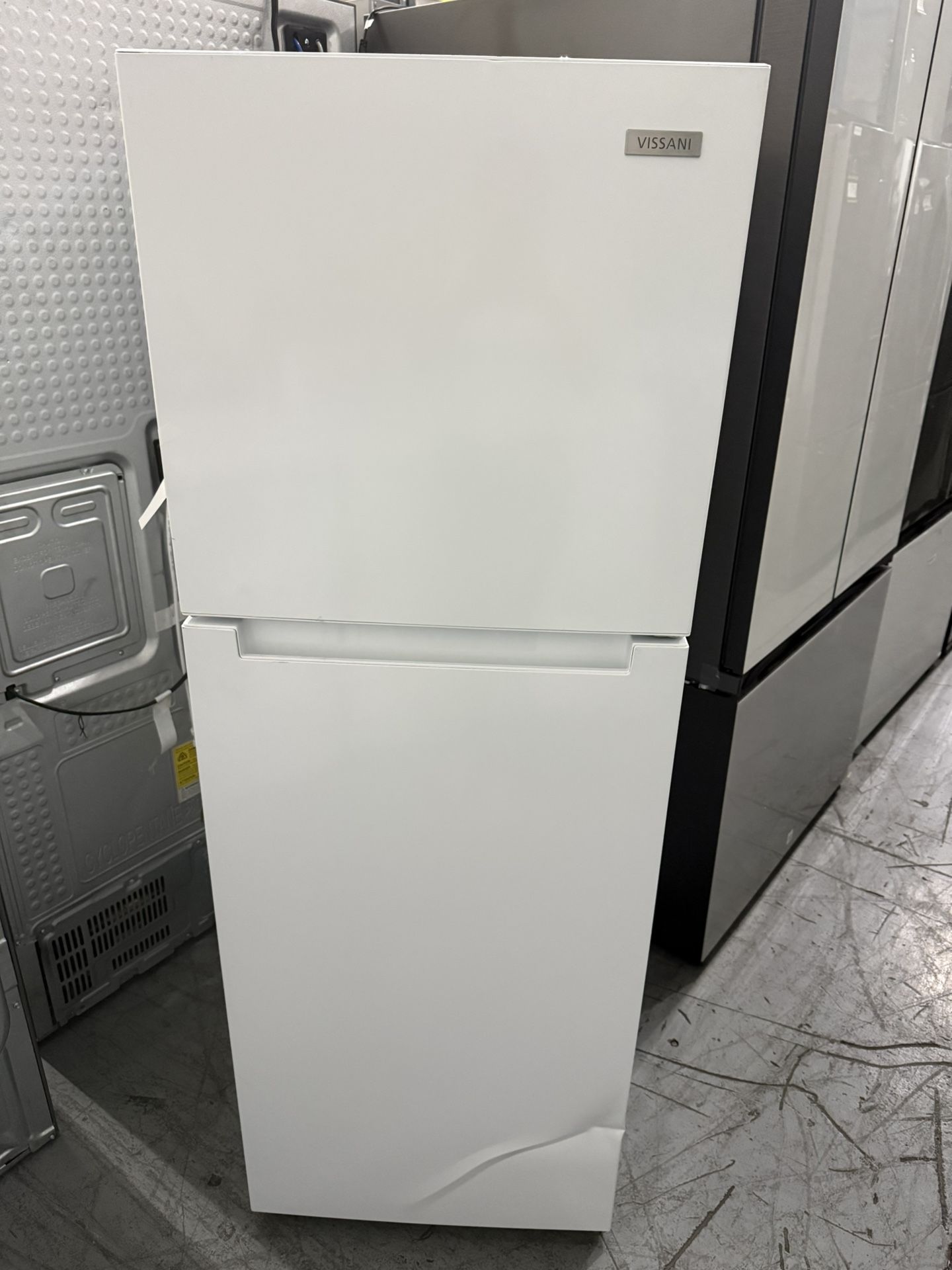 Mini Fridge 22”