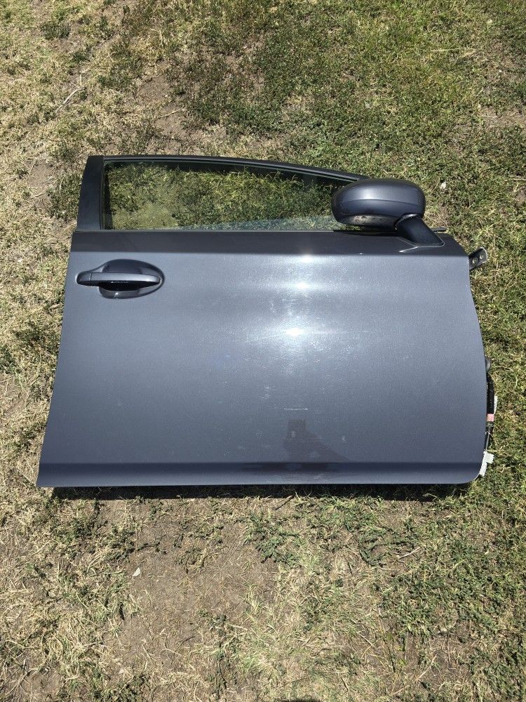 2010 - 2015 Toyota Prius passenger door