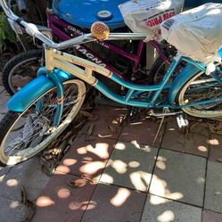 Schwinn Legacy Beach cruiser bike