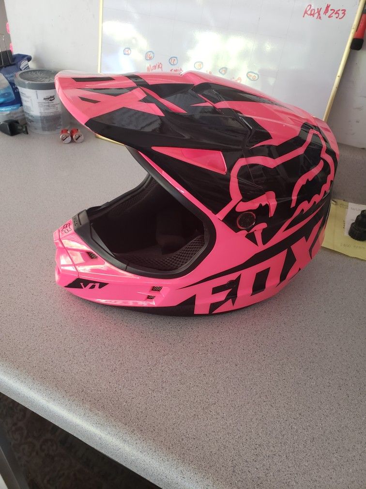 FOX HELMET  SIZE MED