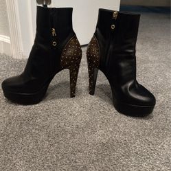 Louis Vuitton HEELS 
