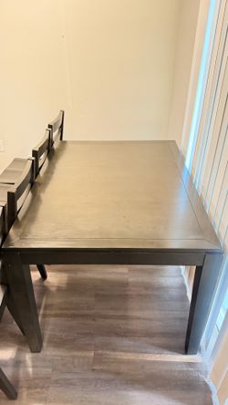 Dining Table Set with 4 Chairs – Good Condition