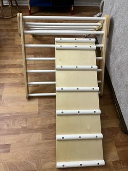Montessori Pikler Triangle
