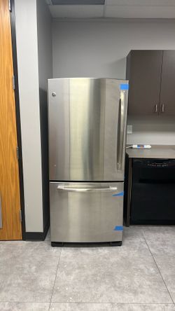 GE Refrigerator
