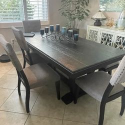Hill Creek Dining Room Table w 4 Chairs & Bench 