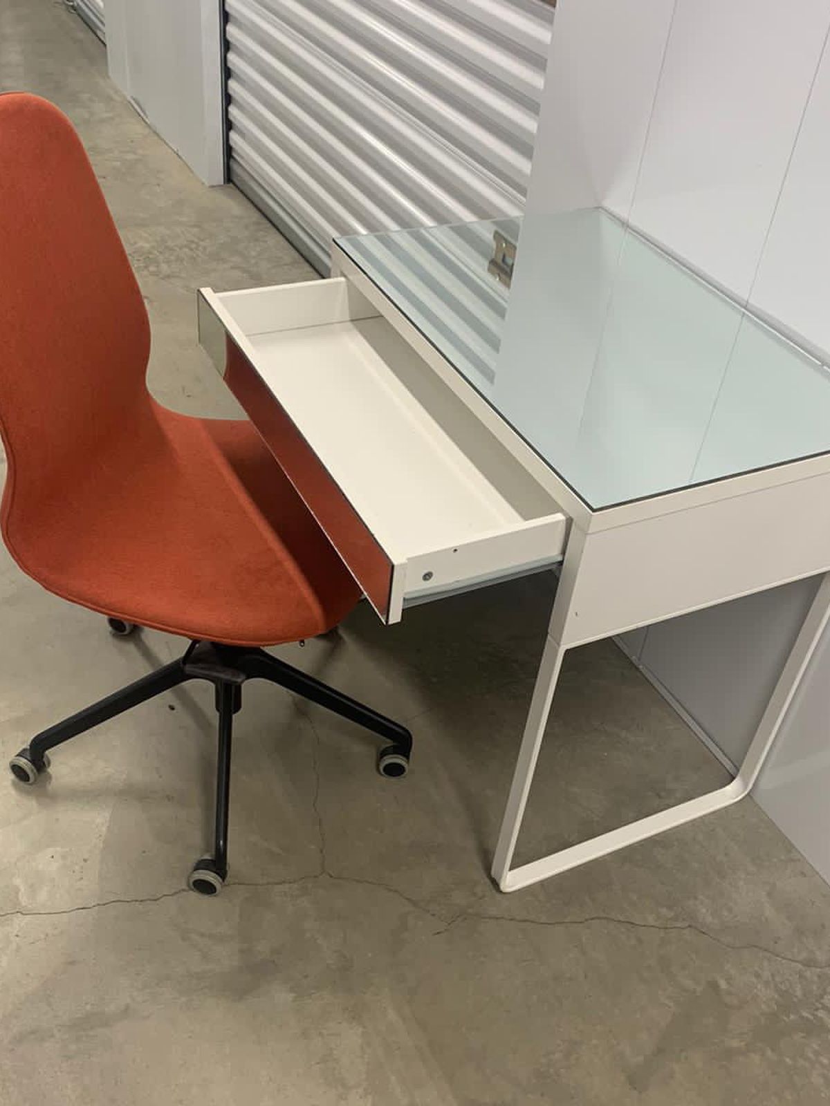Desk Mirror +chair