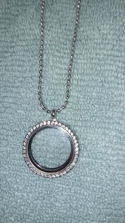 Living memory locket silver 10$ each.