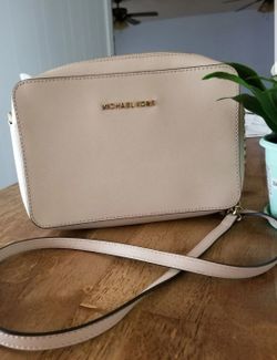 Michael Kors jet set crossbody