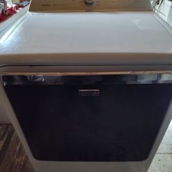 MAYTAG BRAVOS XL COMMERCIAL TECHNOLOGY, 29" WIDE 8.8  CU FT CAPACITY 220V ELECTRIC DRYER 