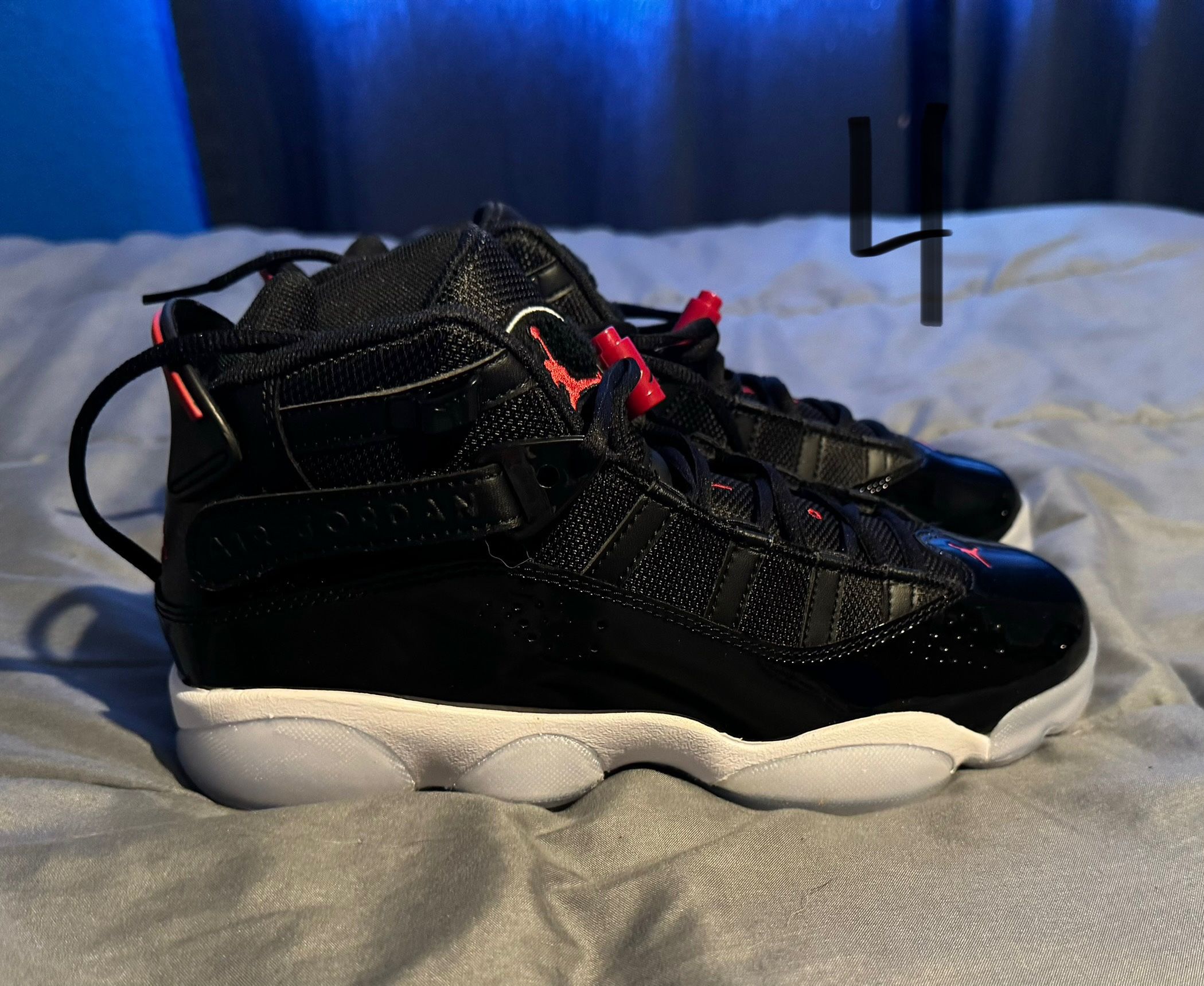 New Kids Jordan 6 (GS) Size 7y 