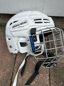 Bauer hockey helmet